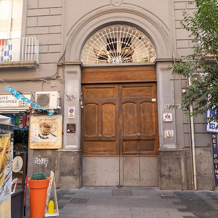 Il Duomo A Due Passi Apartment Наполи Екстериор снимка