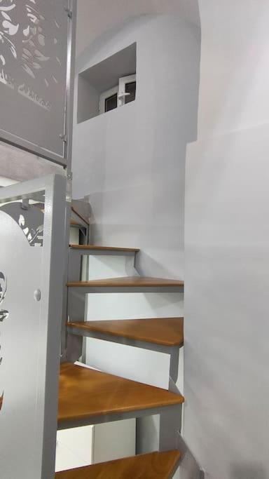 Il Duomo A Due Passi Apartment Наполи Екстериор снимка