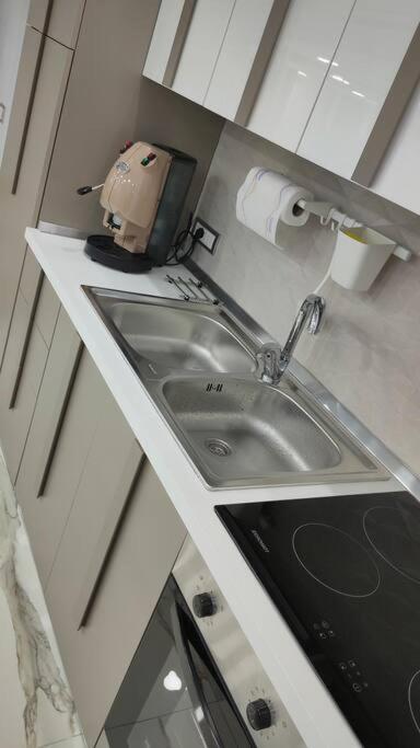Il Duomo A Due Passi Apartment Наполи Екстериор снимка
