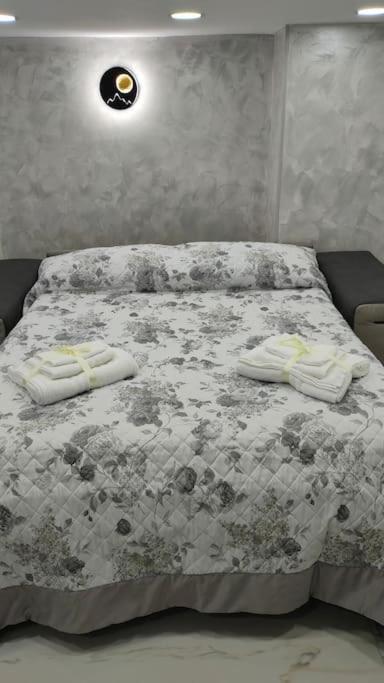 Il Duomo A Due Passi Apartment Наполи Екстериор снимка
