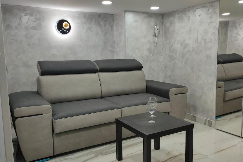 Il Duomo A Due Passi Apartment Наполи Екстериор снимка
