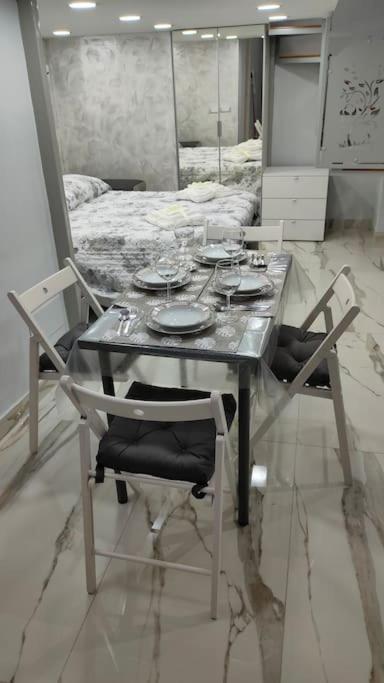 Il Duomo A Due Passi Apartment Наполи Екстериор снимка