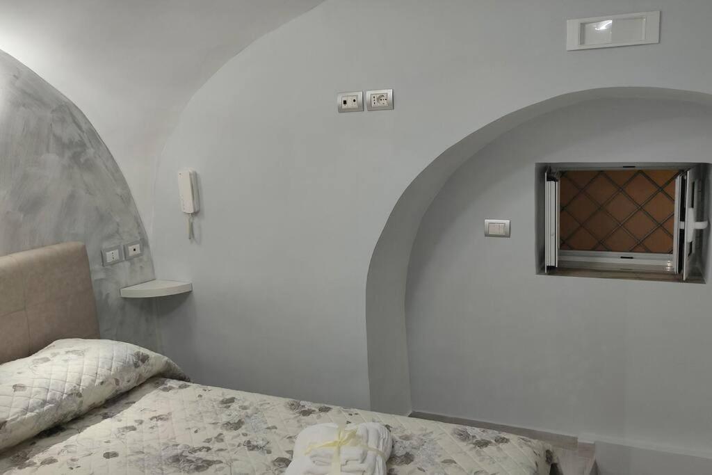 Il Duomo A Due Passi Apartment Наполи Екстериор снимка
