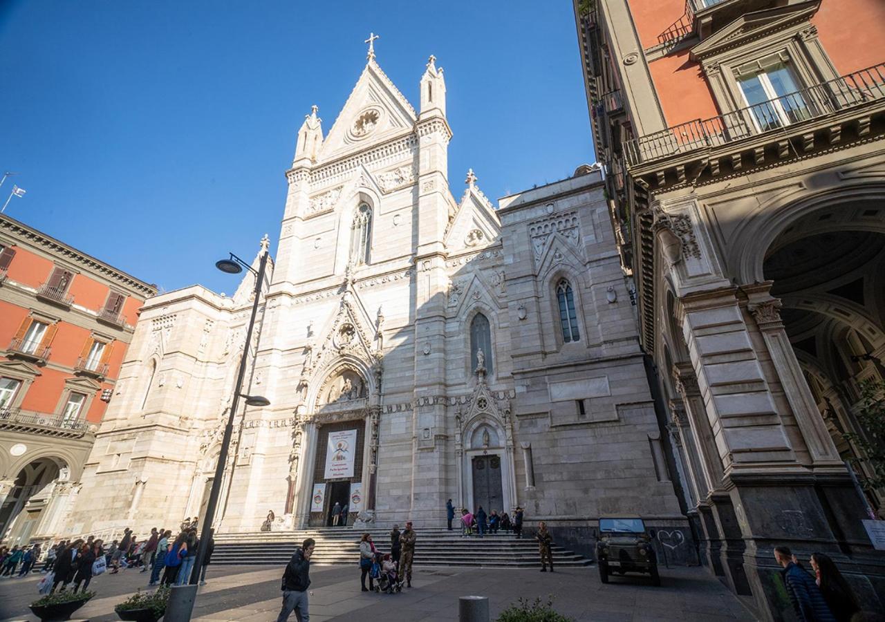 Il Duomo A Due Passi Apartment Наполи Екстериор снимка
