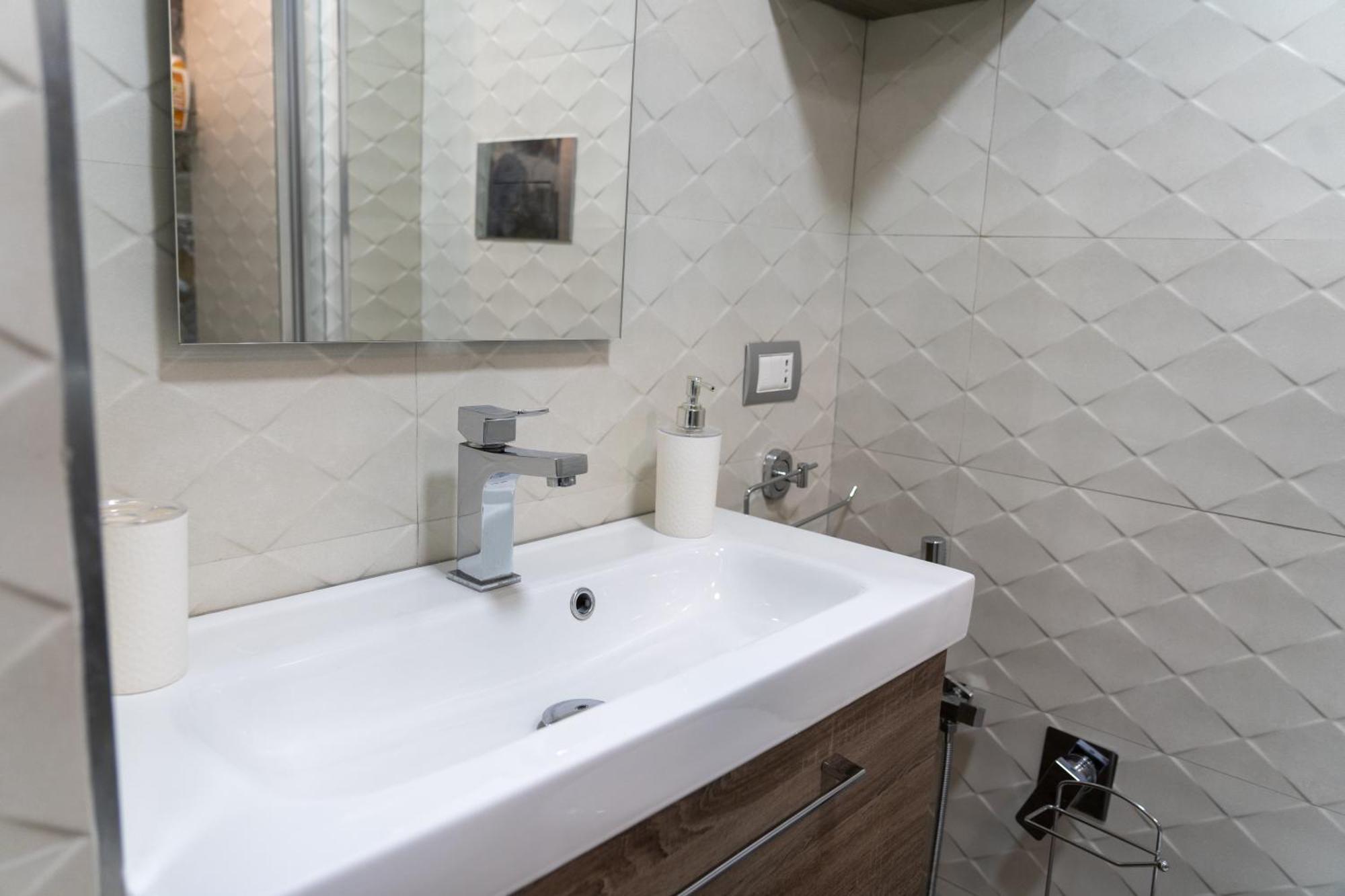 Il Duomo A Due Passi Apartment Наполи Екстериор снимка
